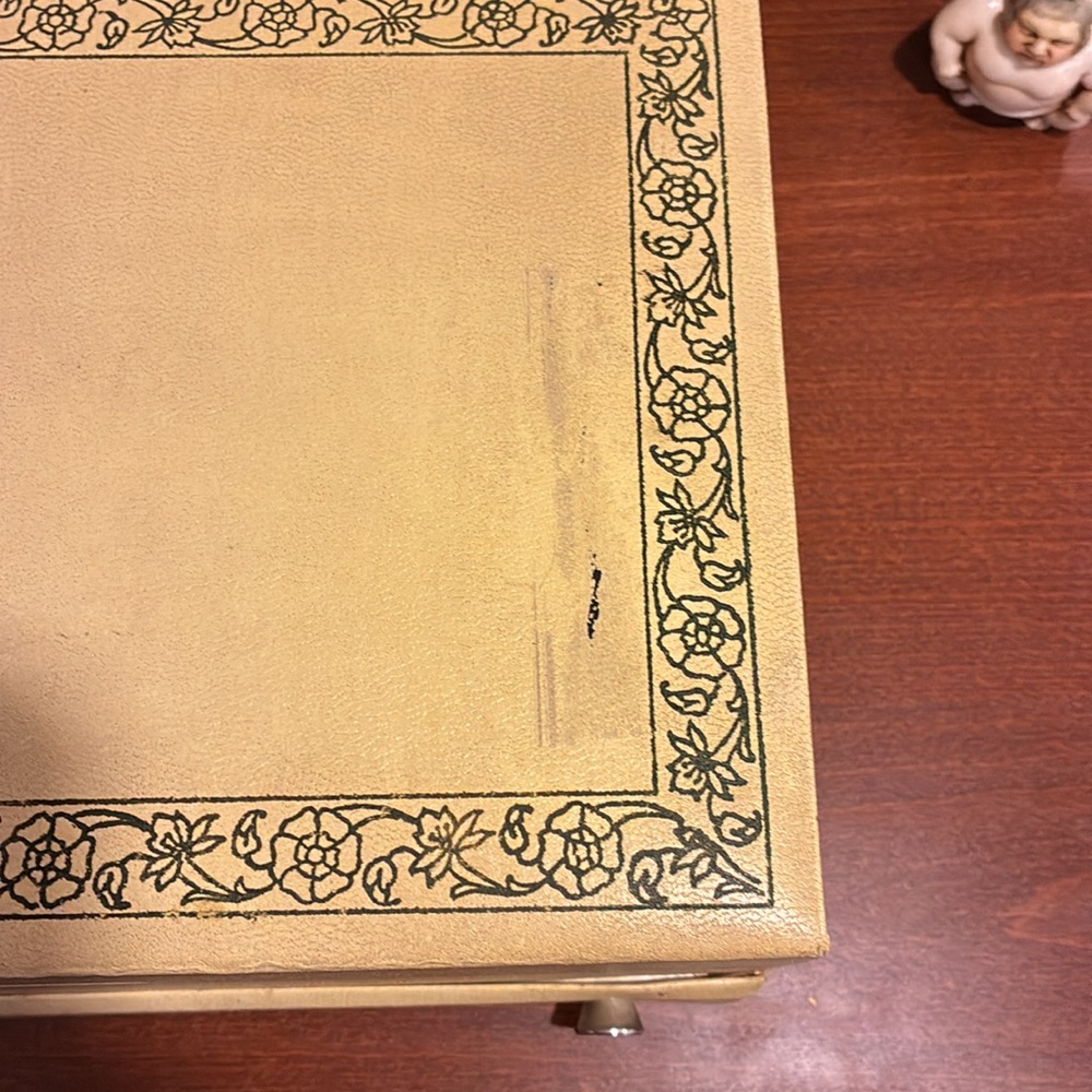 Large Vintage Jewelry Box - Picture 9 of 12
